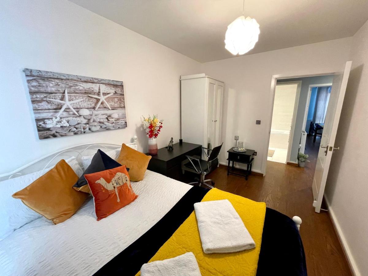 London Stratford Luxury House, 5 Minutes Walk Station, Westfield, 3 Bedrooms 3 Bathrooms, Reception, Garden, Parking Kültér fotó