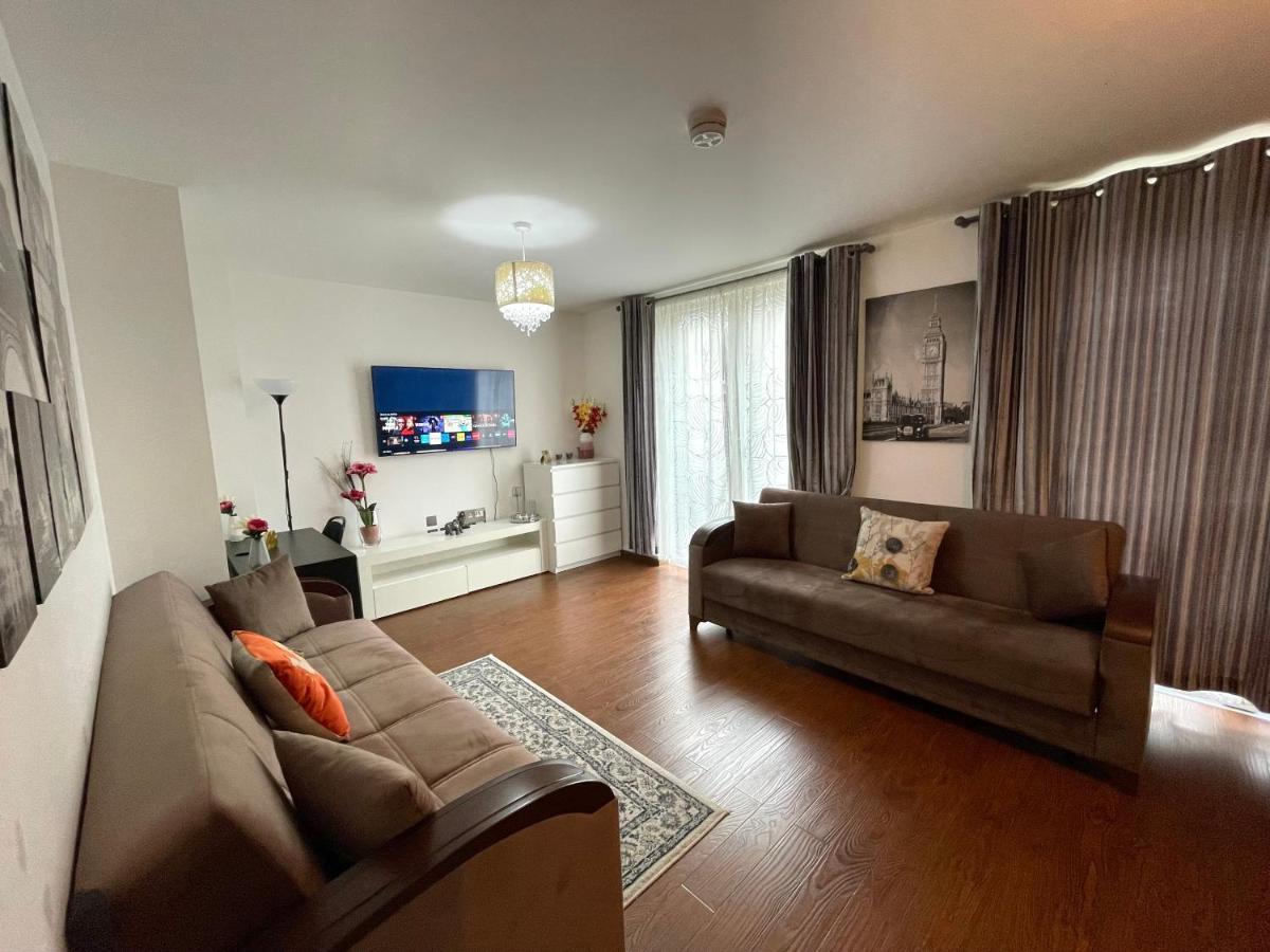 London Stratford Luxury House, 5 Minutes Walk Station, Westfield, 3 Bedrooms 3 Bathrooms, Reception, Garden, Parking Kültér fotó