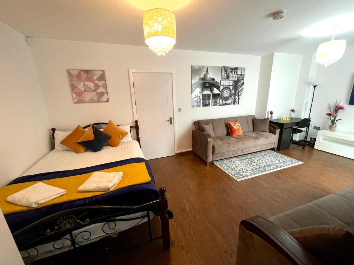 London Stratford Luxury House, 5 Minutes Walk Station, Westfield, 3 Bedrooms 3 Bathrooms, Reception, Garden, Parking Kültér fotó