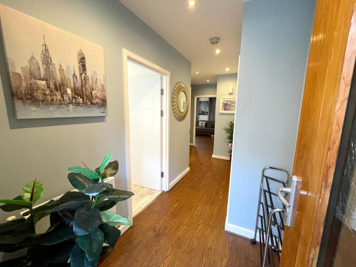 London Stratford Luxury House, 5 Minutes Walk Station, Westfield, 3 Bedrooms 3 Bathrooms, Reception, Garden, Parking Kültér fotó