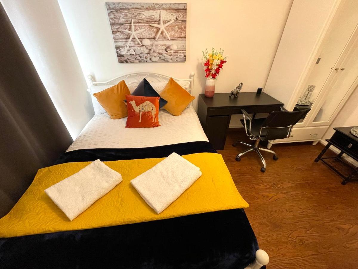 London Stratford Luxury House, 5 Minutes Walk Station, Westfield, 3 Bedrooms 3 Bathrooms, Reception, Garden, Parking Kültér fotó