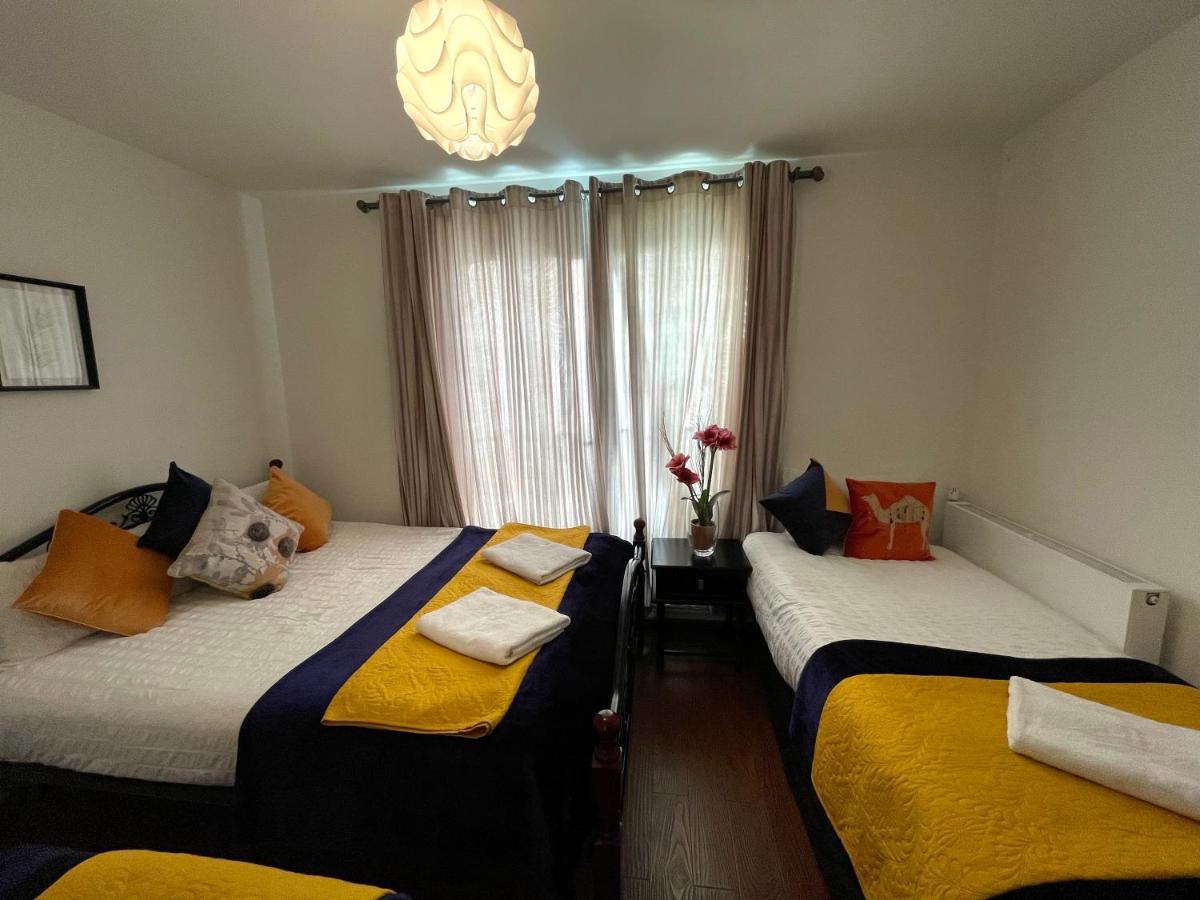London Stratford Luxury House, 5 Minutes Walk Station, Westfield, 3 Bedrooms 3 Bathrooms, Reception, Garden, Parking Kültér fotó